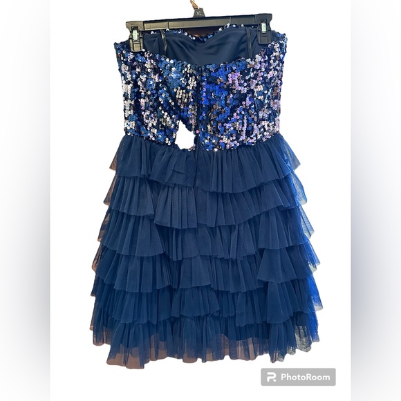 UEC- Inspire Me Navy Blue sequined dress in Size 9 - Picture 3 of 8